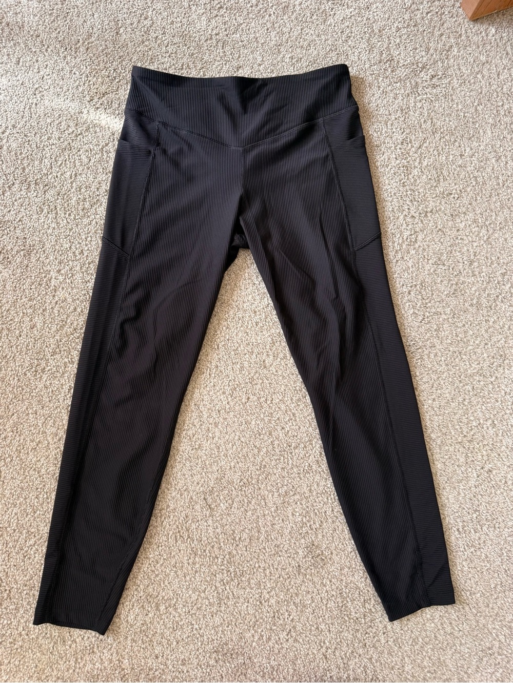 Old Navy Black Ribbed High-Rise Leggings with Side Pockets